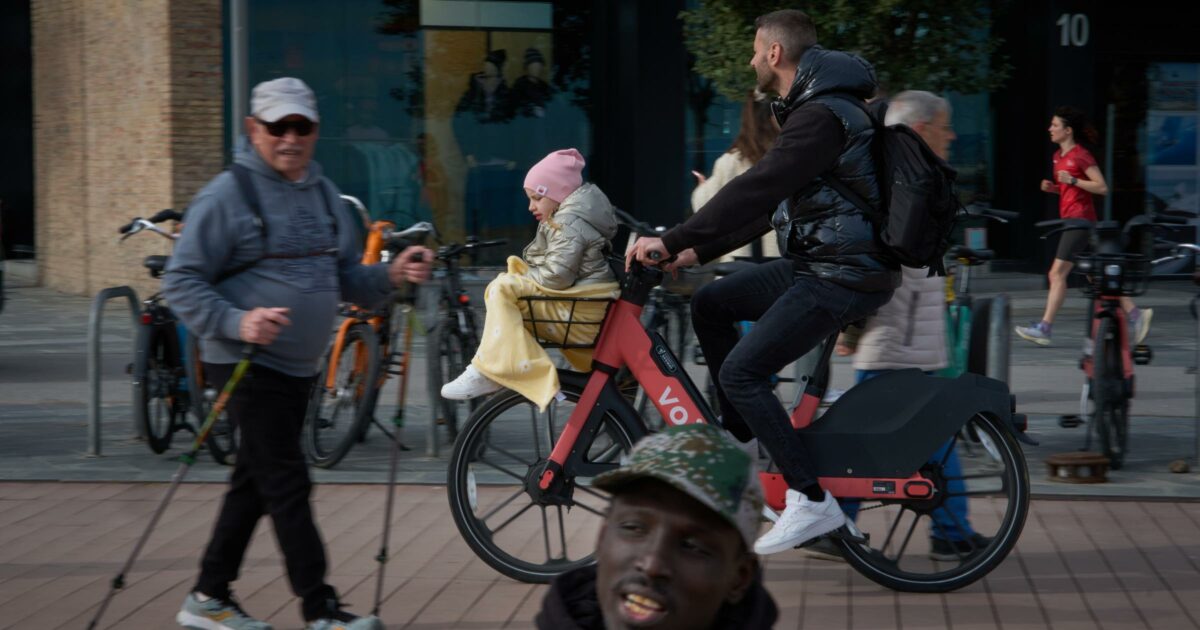 barcellona molla il bike sharing privato bici abbandonate e conflitti con i pedoni la citt224 si affida solo al servizio pubblico da Ilfattoquotidiano.it barcellona molla il bike sharing privato bici abbandonate e conflitti con i pedoni la citt224 si affida solo al servizio pubblico