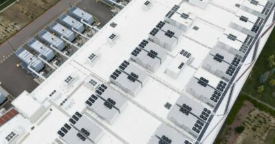 Copertina di L’intelligenza artificiale sempre più energivora: entro il 2030 consumerà il 3% dell’elettricità mondiale