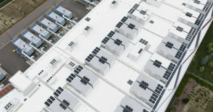 L’intelligenza artificiale sempre più energivora: entro il 2030 consumerà il 3% dell’elettricità mondiale