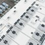 Copertina di L’IA sempre più energivora: entro il 2030 consumerà il 3% dell’elettricità mondiale. Sotto pressione acqua, suolo e risorse del pianeta