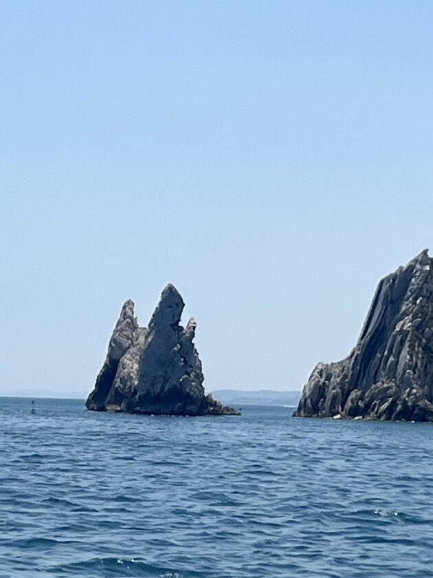 Il fascino anti-cafonal del Conero tra moscioli, spiagge selvagge e riscoperta del tempo lento: la nostra guida per un weekend nelle Marche