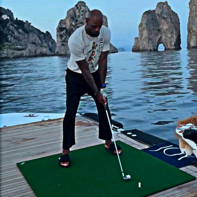 “Abbiamo aspettato troppo tempo, oggi non è più il momento dei rinvii”: Capri pronta a dichiarare l’Area Marina Protetta dopo il caso Lebron James