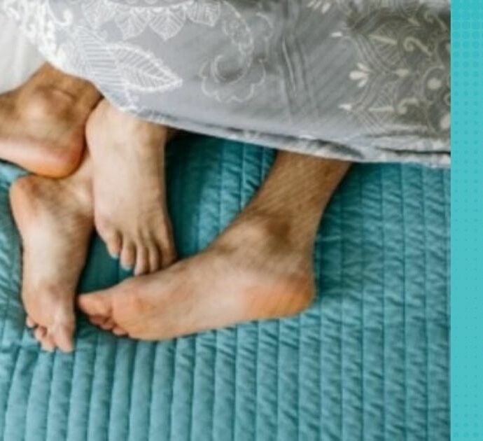 “Quella mattina il prof Angiolillo ebbe la sgradita sorpresa di trovare la moglie a letto con un altro”