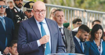 Copertina di Crosetto, Sala e i big delle armi alla corte del think tank saudita