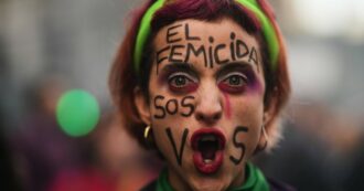 Copertina di Argentina, l’anniversario di “Ni una menos” segnato da altri femminicidi. Ma Milei taglia fondi e programmi contro la violenza di genere
