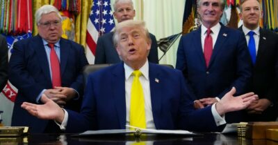 Copertina di Trump: “Non ho bisogno dell’accordo con l’Iran per ottenere uranio arricchito”. Libano, Netanyahu ignora la tregua: “Non c’è l’intesa, Hezbollah si oppone”. Morti a Tiro nei raid Idf