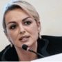 Copertina di Pascale: “Io e Silvio Berlusconi ci siamo amati in modo travolgente. Una sera lo trovai a cena con alcune donne…”