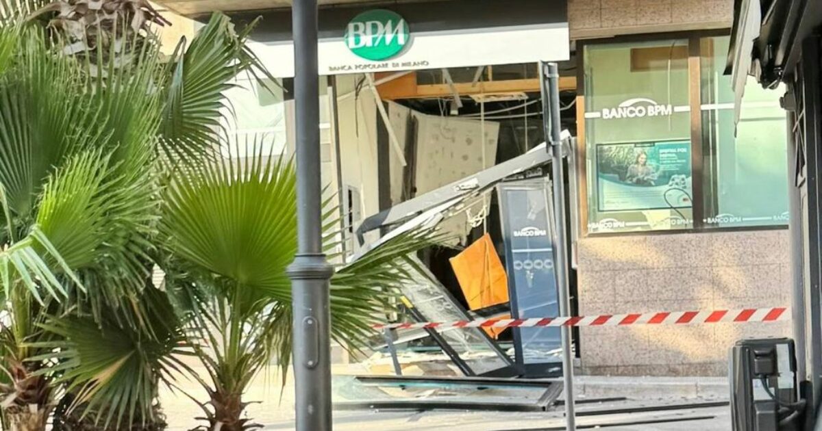raffica di colpi ai bancomat in puglia 3 assalti in una notte tra foggia e salento da Ilfattoquotidiano.it raffica di colpi ai bancomat in puglia 3 assalti in una notte tra foggia e salento