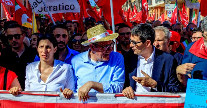 Migliaia per i braccianti uccisi: “Basta lacrime di coccodrillo”