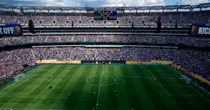 Mondiali 2026, c’è il rischio partite più lunghe di sempre per l’allerta fulmini negli Usa: come funziona