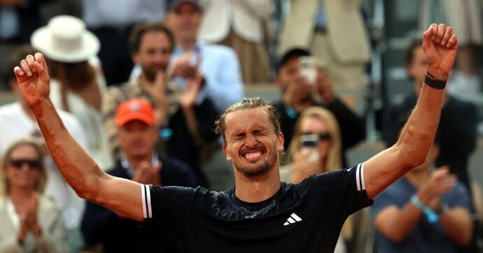 Zverev vince il Roland Garros: Cobolli piegato al quinto set dopo una battaglia di oltre 4 ore