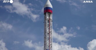 Copertina di La giostra a forma di missile ipersonico: la nuova attrazione “Oreshnik” inaugurata a San Pietroburgo – Video