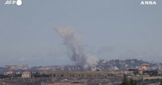 Copertina di Alte colonne di fumo dai villaggi del Libano dopo gli attacchi israeliani: le immagini