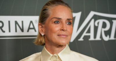 Copertina di “Mi volevano operare al seno per una doppia mastectomia. Io sapevo di non avere il cancro e avevo ragione, erano tumori benigni”: lo rivela Sharon Stone