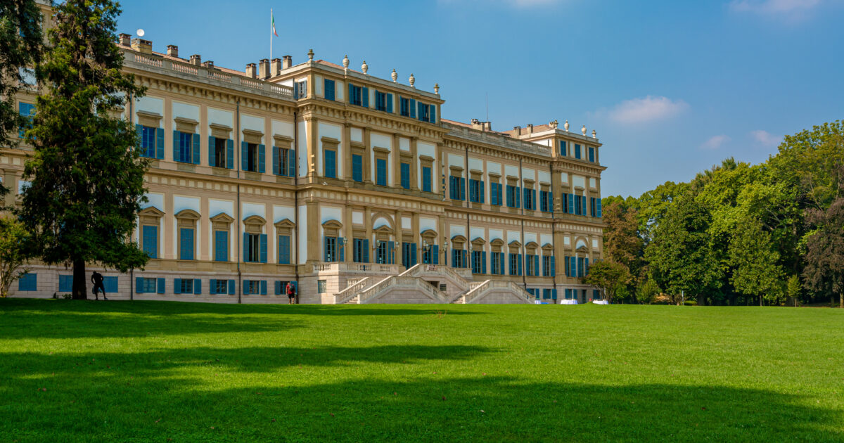 Se**o in pieno giorno al parco di Monza tra bambini e famigl