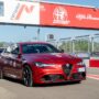 Copertina di Alfa Romeo, a Varano la passione si impara in pista. Tra i cordoli con le auto del Biscione