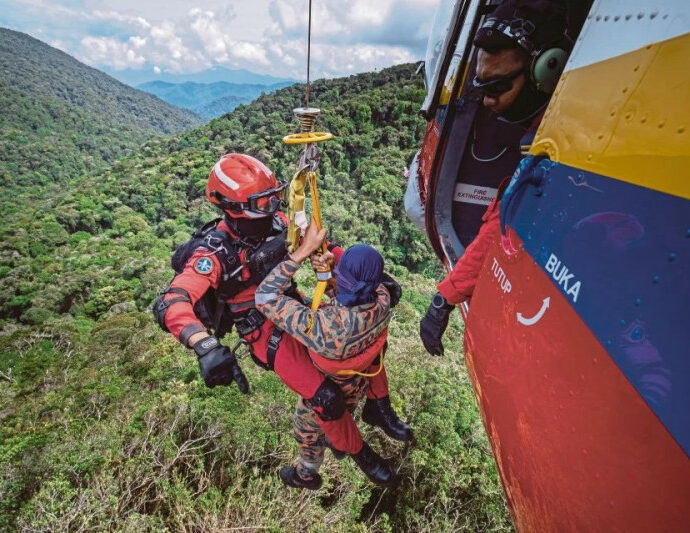 “Bevevo acqua nera, mi sentivo in bilico tra la vita e la morte”: si avventura per un trekking, escursionista trovata viva dopo 14 giorni
