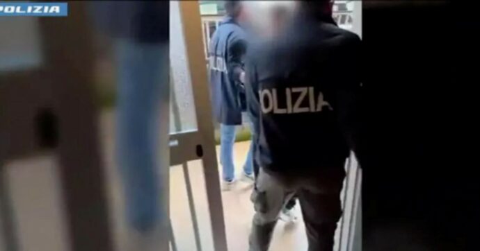 Catania: 20 arresti, kalashnikov e droghe