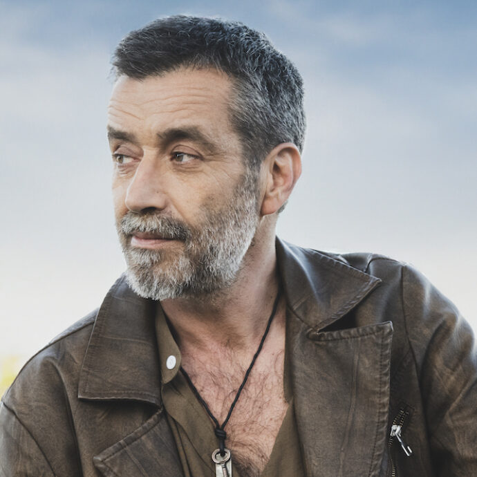 “Ho trovato strepitoso Bruce Springsteen contro Trump. Non sono d’accordo per niente con De Gregori, anche se lo amo. La Costituzione è il punto più alto della nostra politica”: così Daniele Silvestri