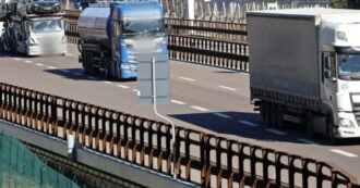 Copertina di Camionista ubriaco guida un tir in contromano per 10 chilometri sull’A26: denunciato e revocata la patente