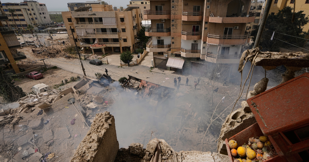 Libano, Tiro è sotto le bombe di Israele: in peric