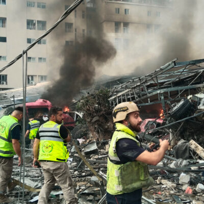 Copertina di Iran, Trump: “Netanyahu fa quello che dico io”. Ma Israele bombarda Tiro, in Libano: “Almeno 8 morti”. Elicottero Usa precipita vicino Hormuz: salvo l’equipaggio