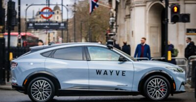 Copertina di Robotaxi a Londra entro pochi mesi. Uber accelera sulla guida autonoma