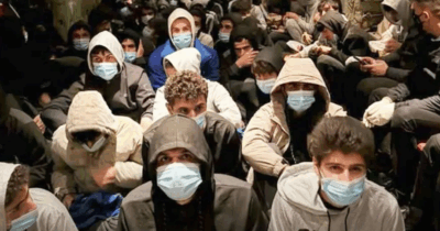Copertina di Trecento migranti curdi sequestrati e torturati in Libia per mesi: “I miliziani minacciavano di asportarci i reni”. L’inchiesta della Bbc