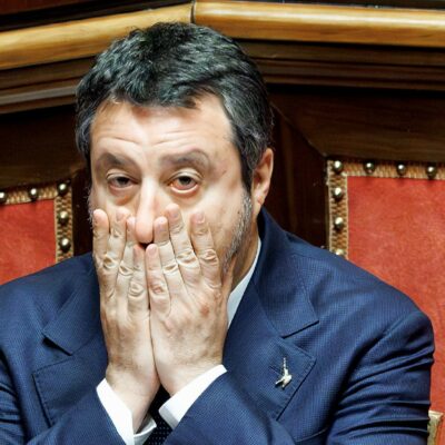 Copertina di Inchiesta Ponte sullo Stretto, Salvini resta in silenzio: “Procediamo lo stesso”. Ma la Lega al Nord e FdI ora  frenano sull’opera