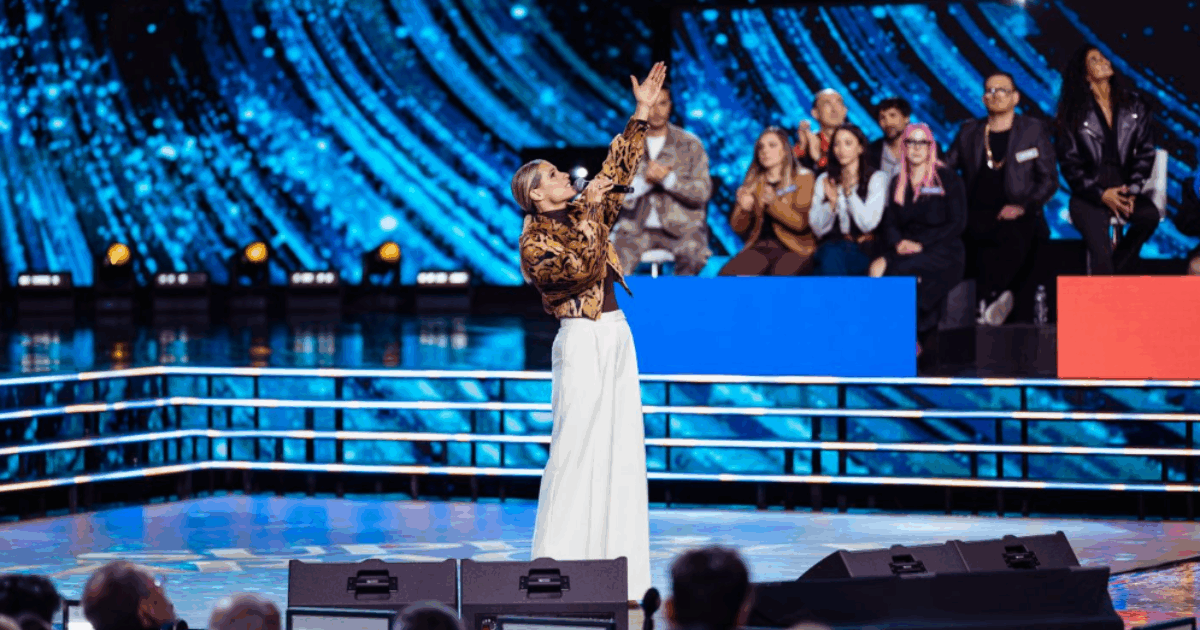 SuperKaraoke e la nostalgia impossibile: l’ibrido estivo di Michelle Hunziker tra gara amatoriale, concerto e show tv