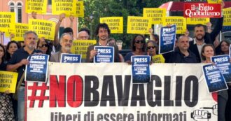 "Difendiamo la libertà di stampa": a Roma il presidio per Nunziati, licenziato dopo una domanda su Israele