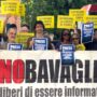 Copertina di “Difendiamo la libertà di stampa, il rischio è l’autocensura”: presidio per Nunziati, licenziato dopo una domanda su Israele