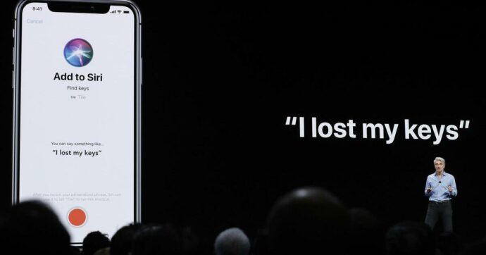 Copertina di Siri Ia non sarà rilasciato in Europa, scontro Apple-Commissione Ue. “Bruxelles rifiuta di collaborare”. “No, regole valgono per tutti”