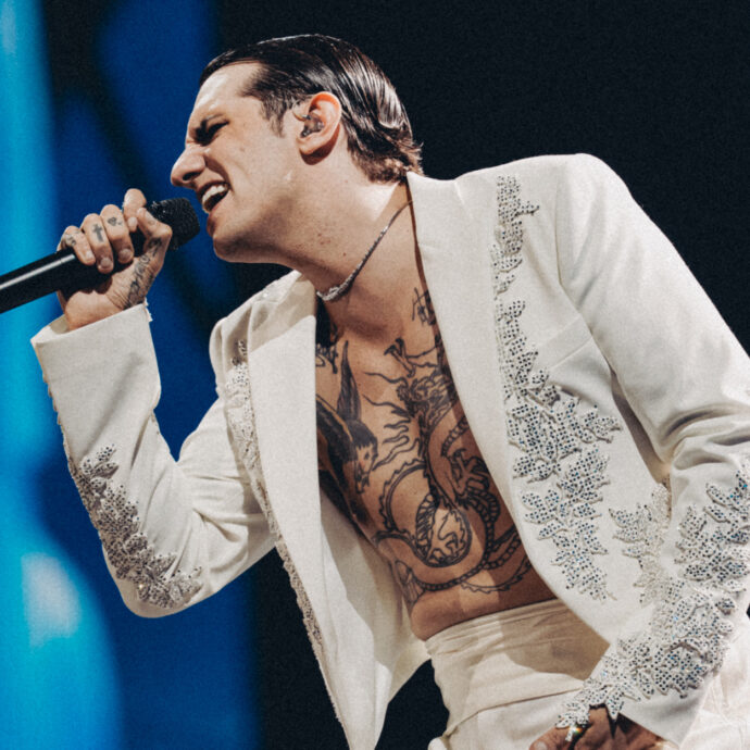 Achille Lauro apre le porte del suo paradiso ai 60mila all’Olimpico. Gavetta e successo: “Il mio primo concerto? Nessuno mi faceva suonare, mi affittavo il locale, pagavo le guest e mi mettevo in scaletta”