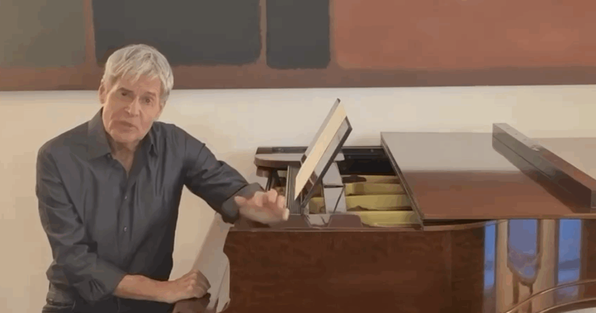 “Il malanno è andato a colpire proprio quello che è sempre stato un mio motivo di vanto, la capacità polmonare. Ma mi avete dato fiato per continuare”: Claudio Baglioni torna sui social