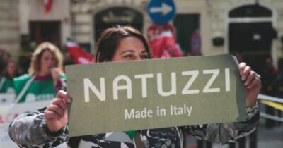 Copertina di Crisi senza fine di Natuzzi, tra Cig e delocalizzazioni: declino industriale del Sud
