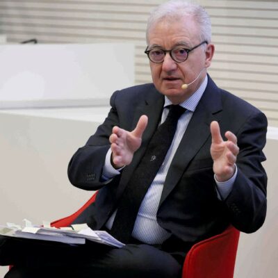 Copertina di Corte dei Conti, la “vendetta” di Mantovano: bloccate le promozioni dei giudici che hanno detto no alla grande opera
