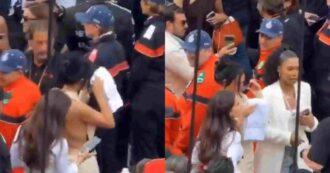 Copertina di Kim Kardashian ruba l’asciugamano a Kimi Antonelli dopo la vittoria al GP di Monaco (e lui lo cerca ancora) – Video