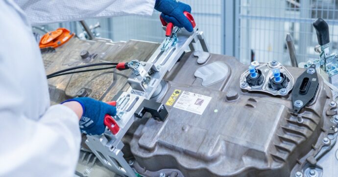 Bmw, l’idrogeno nel mirino. La prima X5 con celle a combustibile arriva nel 2028