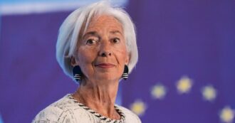 Copertina di La Bce alza i tassi di 25 punti base: primo aumento dal 2023. Inflazione al 3% causa guerra in Iran. Tajani: “Rialzo non aiuta nessuno”