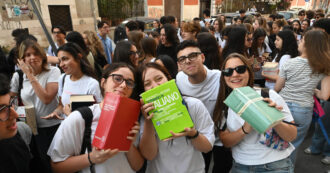 Copertina di Esame di maturità, 10 libri da leggere per superare la prova scritta: dalla Russia a Pasolini, fino al sovrumano