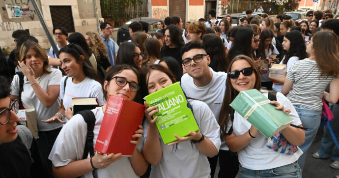Esame di maturità, 10 libri da leggere per superare la prova scritta: dalla Russia a Pasolini, fino al sovrumano