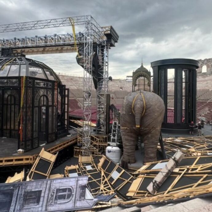 Vortice all’Arena di Verona abbatte le scenografie della Traviata per la Prima del festival: “Saltate le prove generali, ma spettacolo confermato”