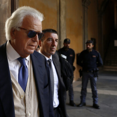 Copertina di Appalti Anas, Denis Verdini rinviato a giudizio per corruzione. Il figlio Tommaso patteggia due anni e dieci mesi