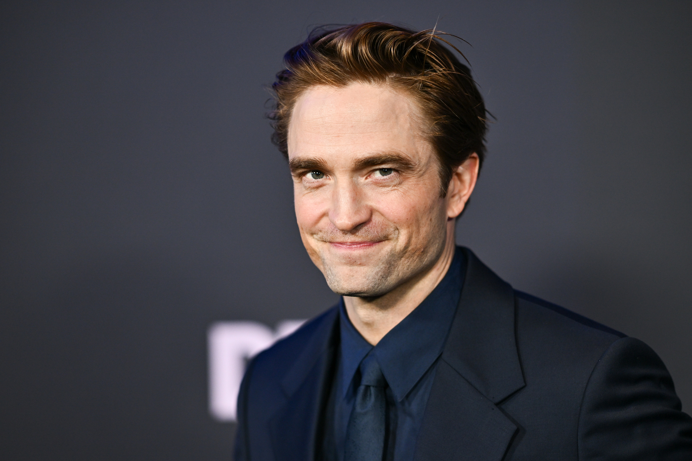 “I 40 anni mi hanno mandato nel panico, mentre a 30 mi sentivo ancora un ventenne. La nascita di mia figlia? Mi ha aiutato, ho un’energia diversa che non avevo mai provato”: Robert Pattinson si racconta