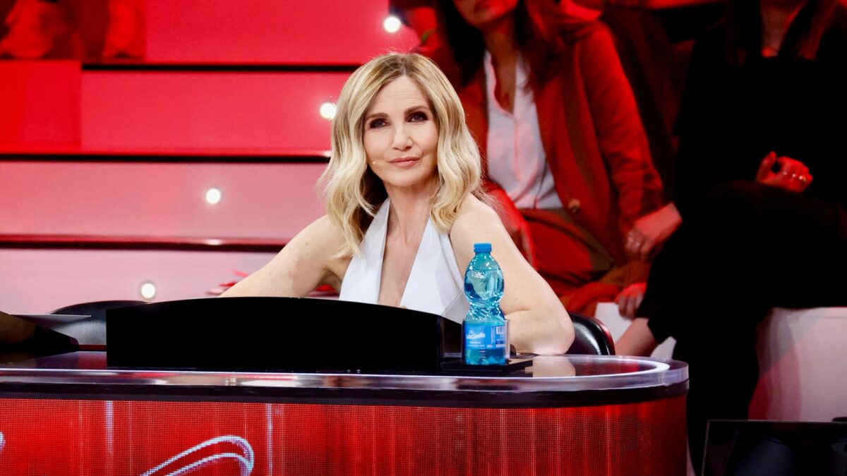 “Non esiste la famiglia del Mulino Bianco né la coppia perfetta. Io e mio marito abbiamo superato insieme i dolori e insieme abbiamo gioito dei successi dell’altro”: parla Lorella Cuccarini