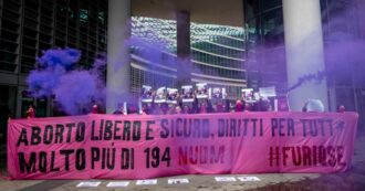 Copertina di Aborto farmacologico a domicilio, il caso della clinica Mangiagalli: nel 2025 il 95% delle IVG gestito da casa