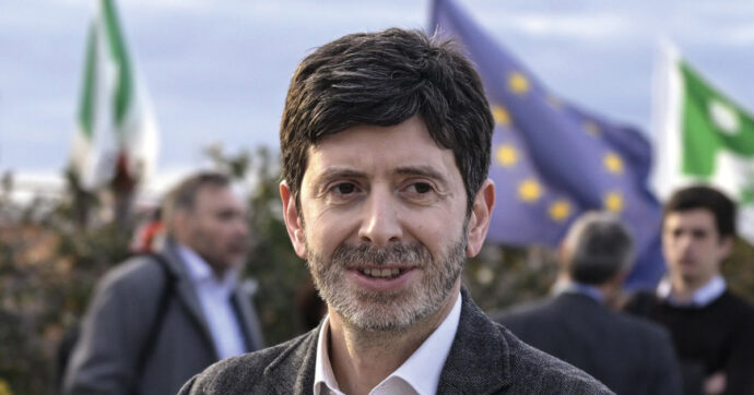 L’ex ministro Speranza: “Lo scontro con i medici sulla riforma è stato un errore,  io avevo cercato l’accordo”