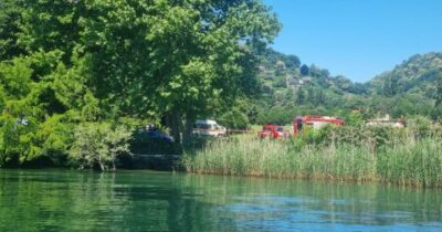 Copertina di Elicottero precipita sul Lago Maggiore: morto l’imprenditore Adrian Bryner, feriti tre turisti tedeschi