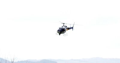 Copertina di Due elicotteri anti-incendio si scontrano in volo e precipitano in Grecia: vivi i quattro membri degli equipaggi